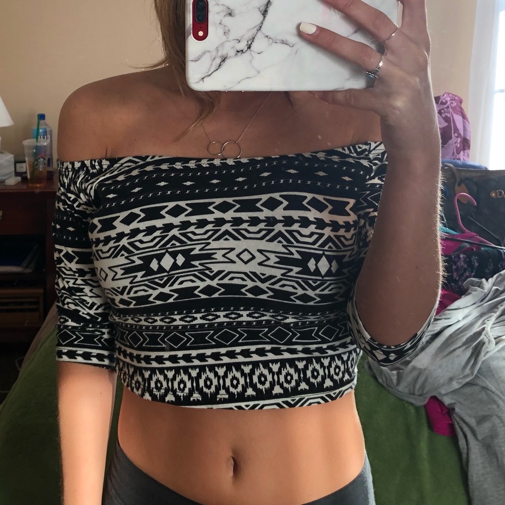 Off the shoulder crop